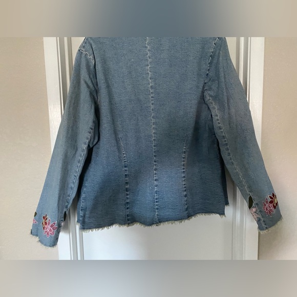 Vintage INC 1X Jean Jacket, Embroidery pre-owned.Circa 2000 Great condition! - Picture 7 of 8